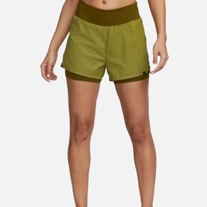 Nike Run Division Women's 2-in-1 Reflective Shorts